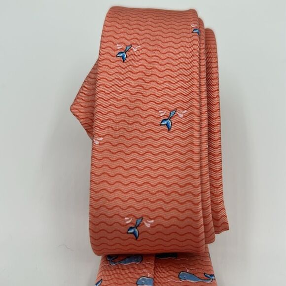 Tommy Hilfiger whale print 100% Silk tie - Picture 2 of 6